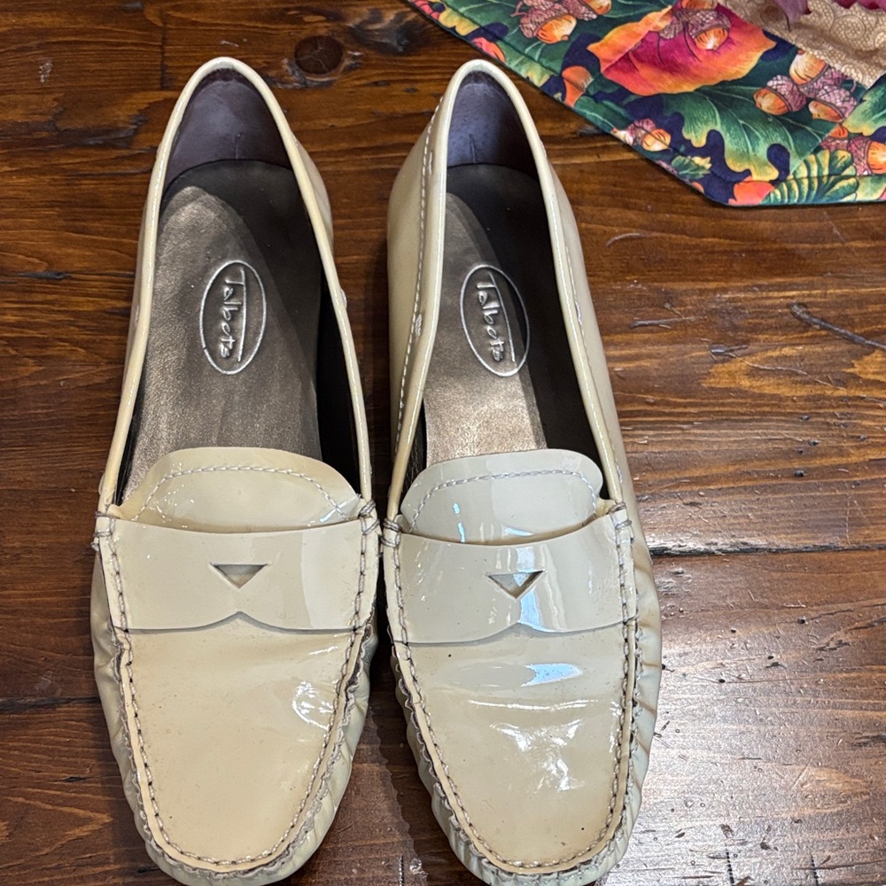 Talbots Glossy Cream Loafers